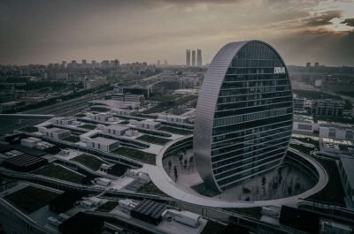 Shop ALONE IN THE CITY 21