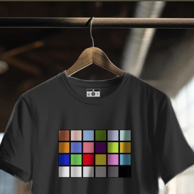 TSHIRTS Camiseta con la ilustración de un histograma de fotografía y escrita la frase "welcome to the dark side"